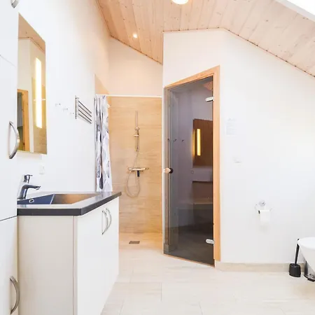Gorgeous Home In Ebeltoft With Sauna * Ebeltoft